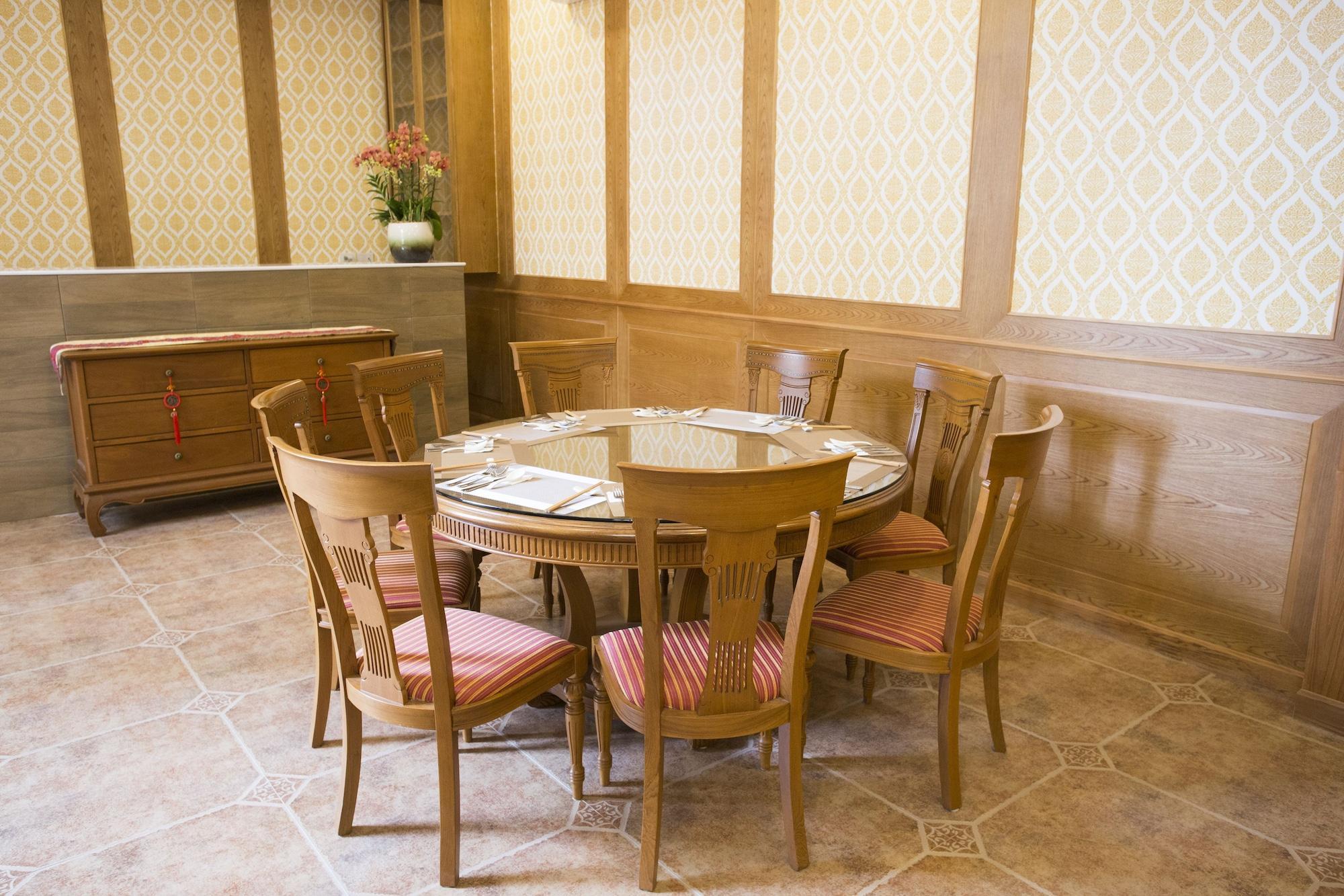 J&Y Hotel Latphrao 35 Бангкок Экстерьер фото