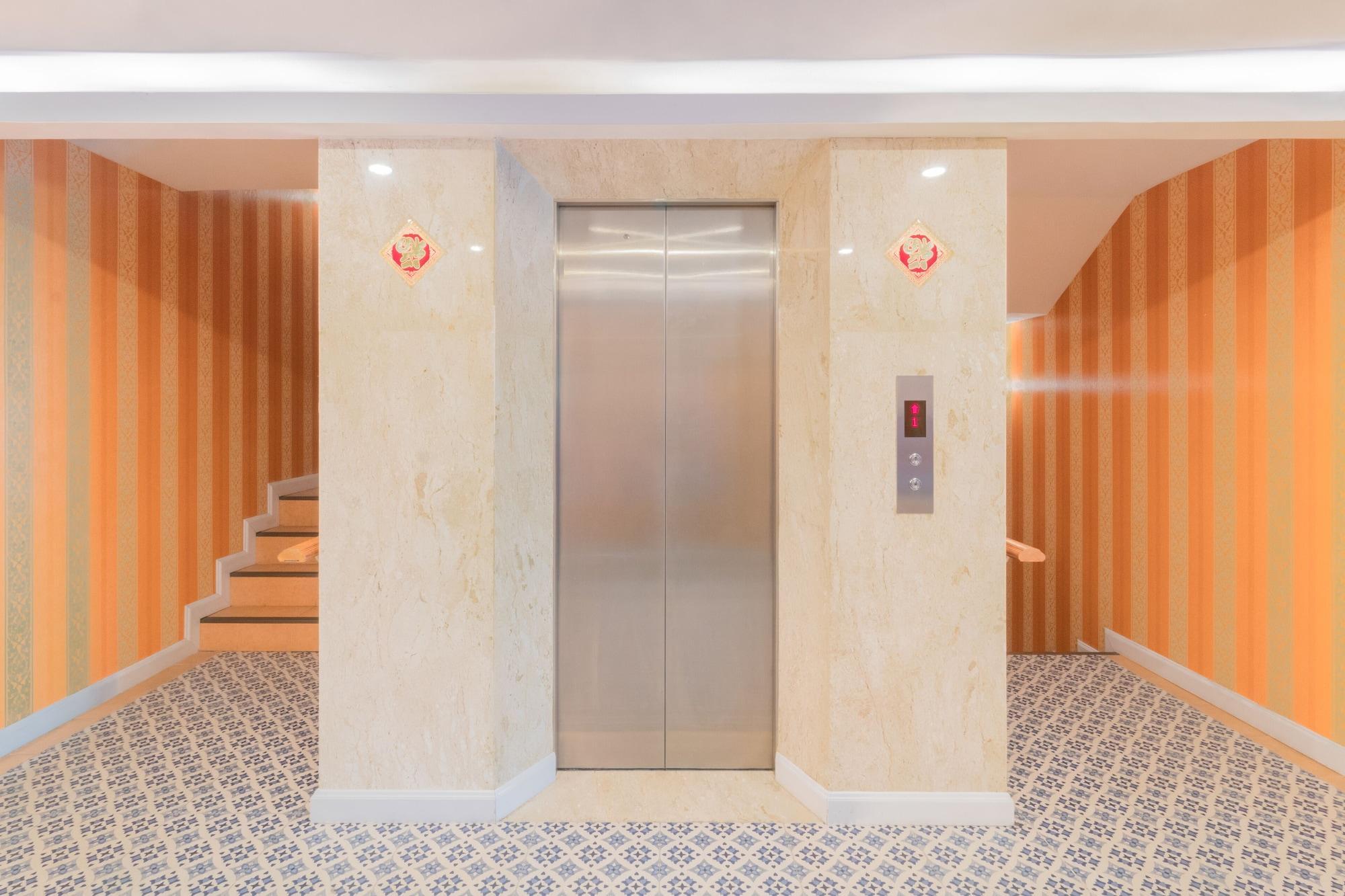 J&Y Hotel Latphrao 35 Бангкок Экстерьер фото