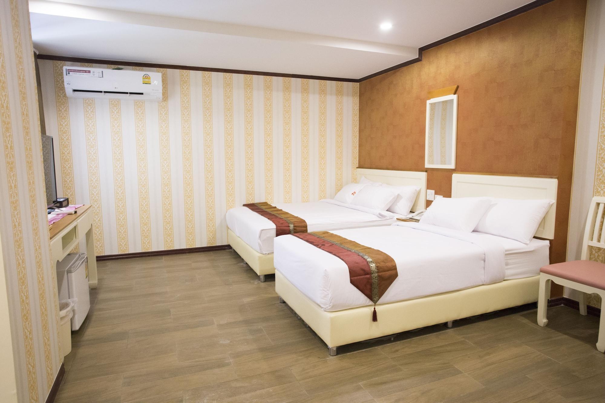 J&Y Hotel Latphrao 35 Бангкок Экстерьер фото