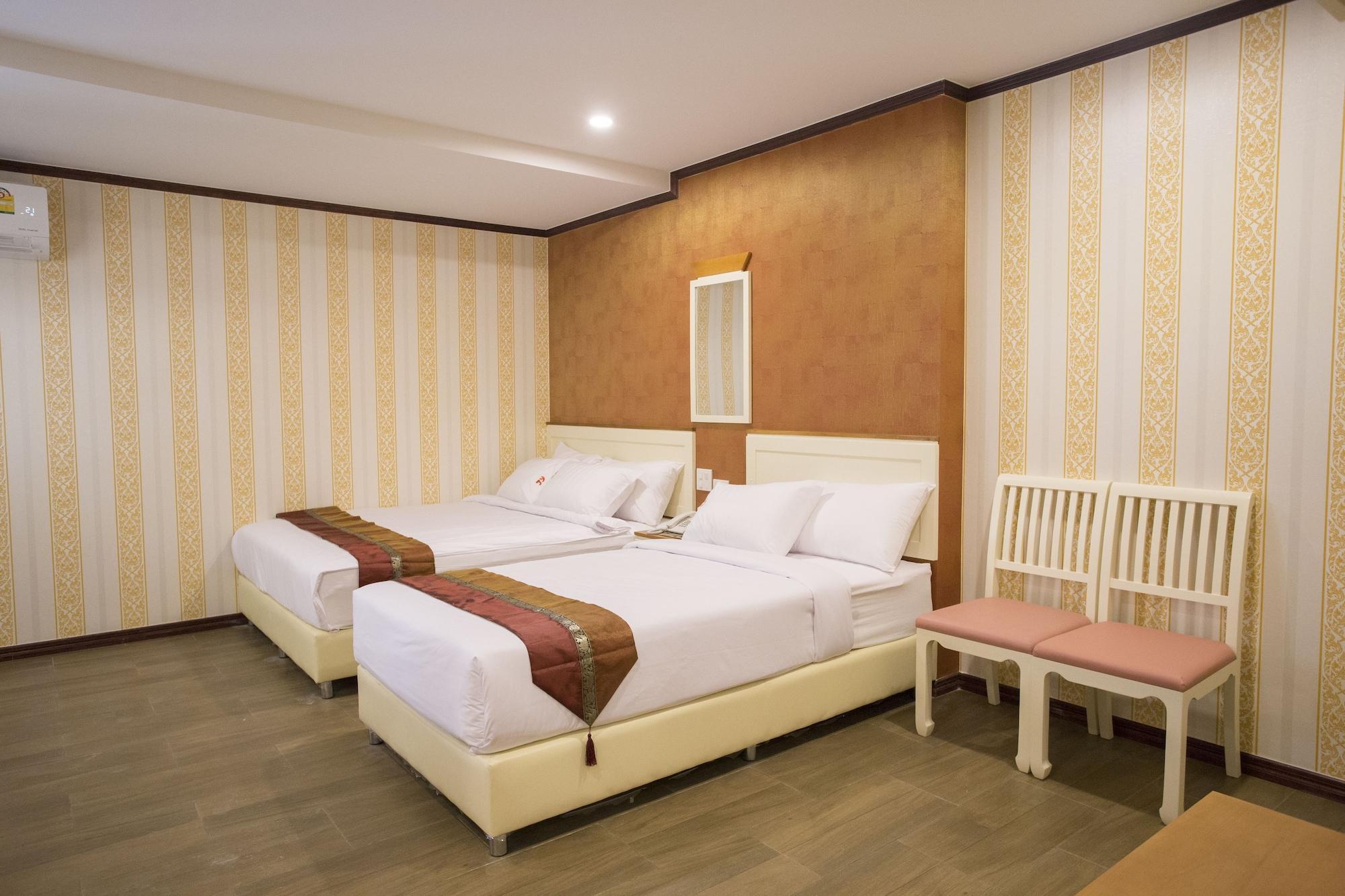 J&Y Hotel Latphrao 35 Бангкок Экстерьер фото