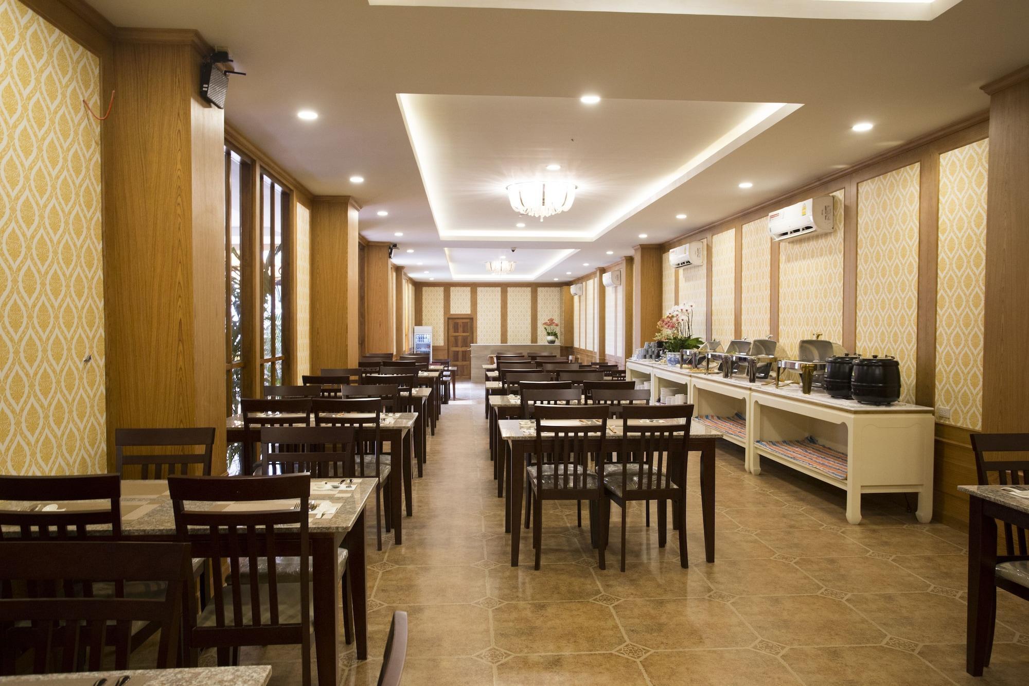 J&Y Hotel Latphrao 35 Бангкок Экстерьер фото