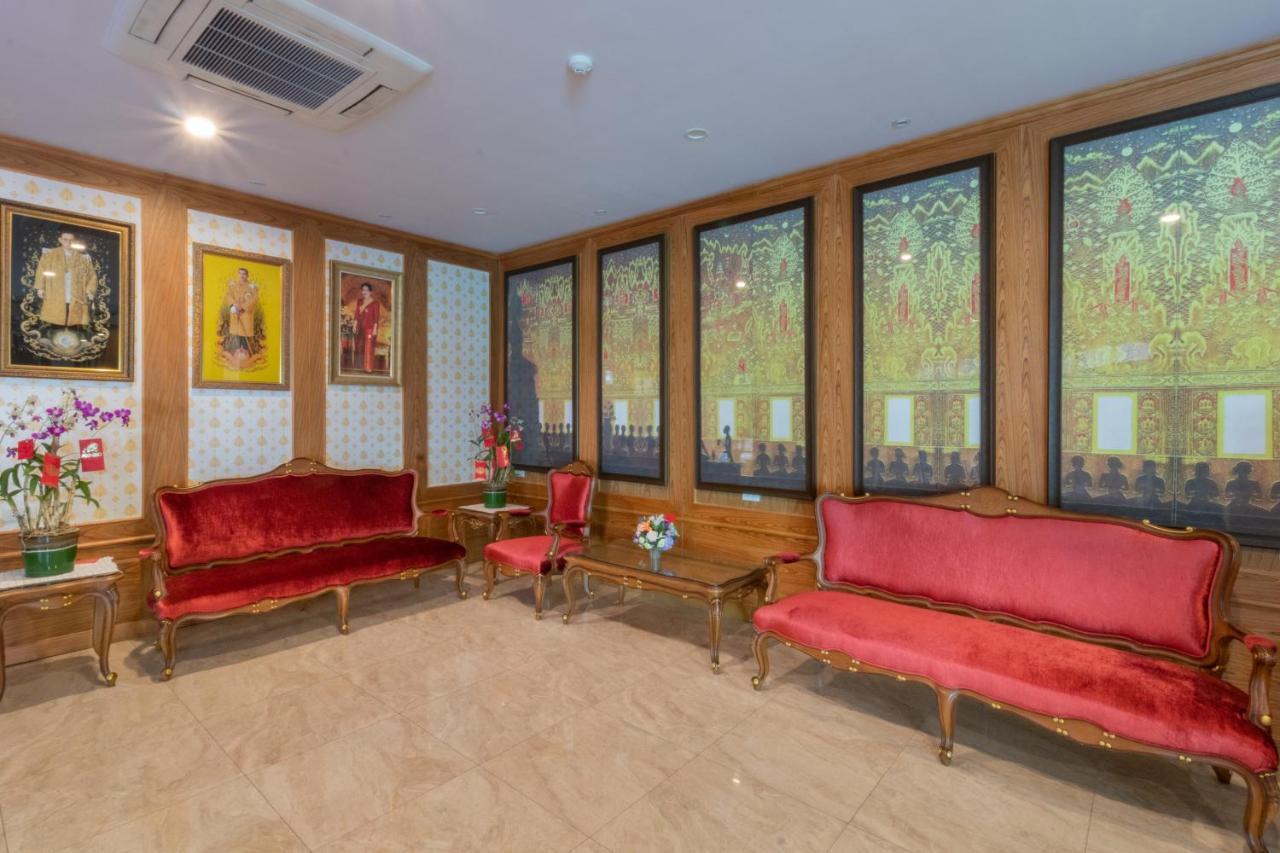 J&Y Hotel Latphrao 35 Бангкок Экстерьер фото