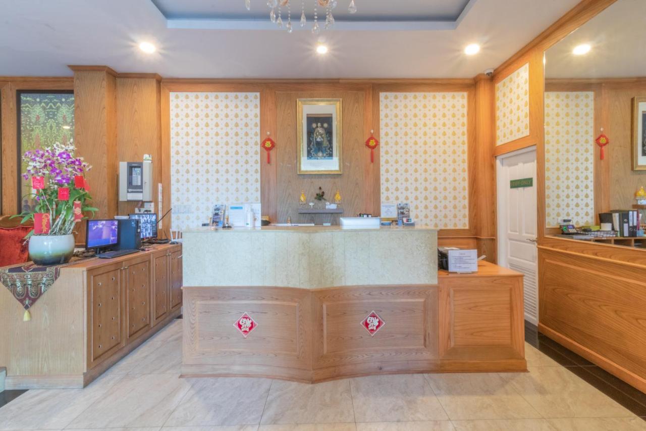 J&Y Hotel Latphrao 35 Бангкок Экстерьер фото